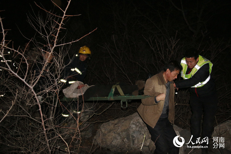 林州 3.2 重大交通事故救援:太行山上架起生命