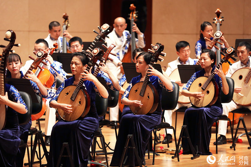 首部海上丝绸主题民族音乐会《丝路粤韵》在郑