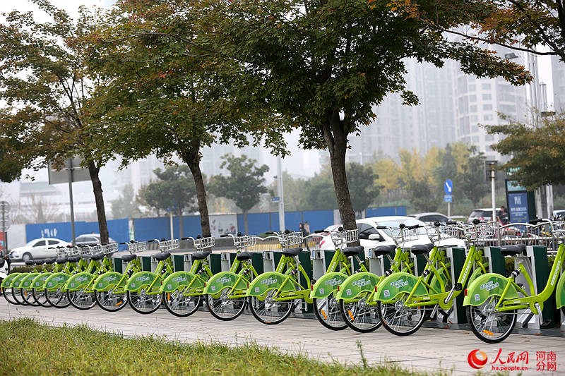 郑州千辆公共自行车上岗 破解出行最后一公里