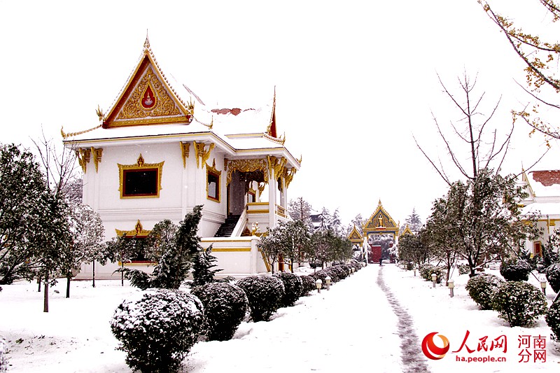 白马寺 泰国佛苑银装素裹分外美(高清组图)--