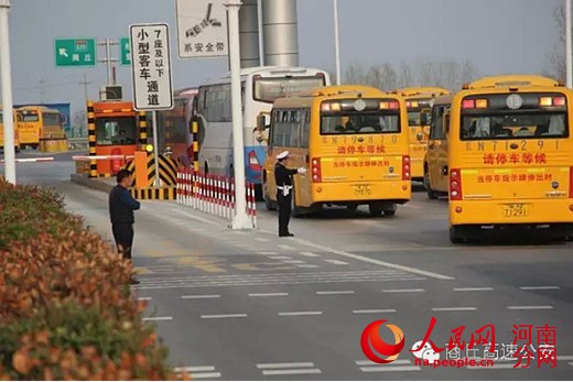中小学生安全教育日:河南高速交警护卫天使在