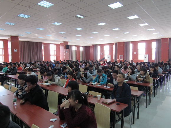 河南牧业经济学院举办专题讲座教育大学生防范