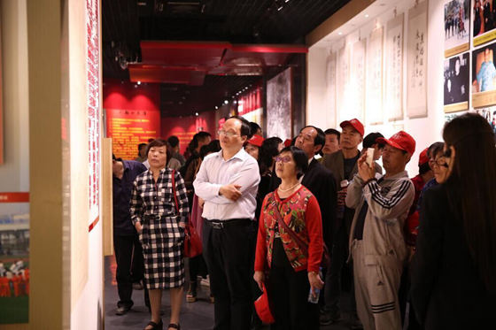 郑州市汇城社区党支部组织党员参观焦裕禄纪念