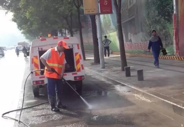 风雨交加中的坚守:郑州城市防汛人的30个小时