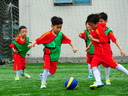 2016年郑州市青少年公益足球训练营即将启幕