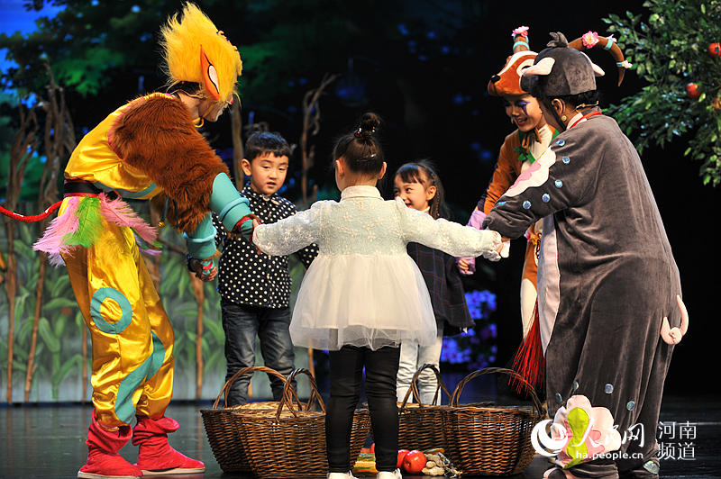 河南童话剧《猴子王》亮相 弘扬传统生肖文化