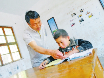 鹤壁淇县有个 巴掌小学 :一个老师、一个娃