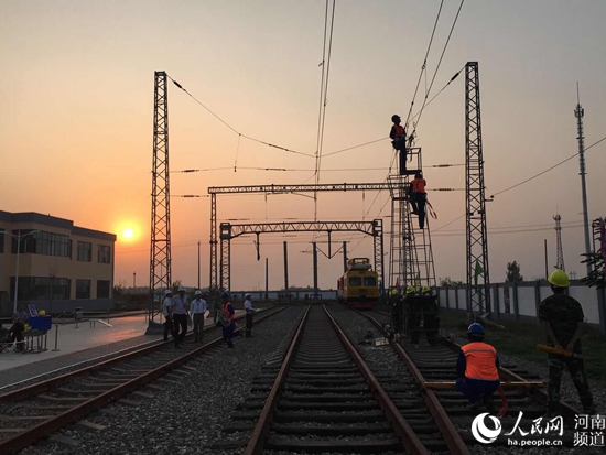 中国中铁员工接触网技能大赛在衡水铁路电气化