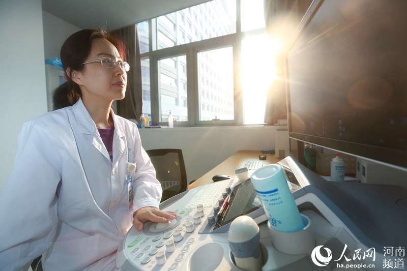 王璐，超聲醫務工作者，從醫十年，接診病人17萬余人。