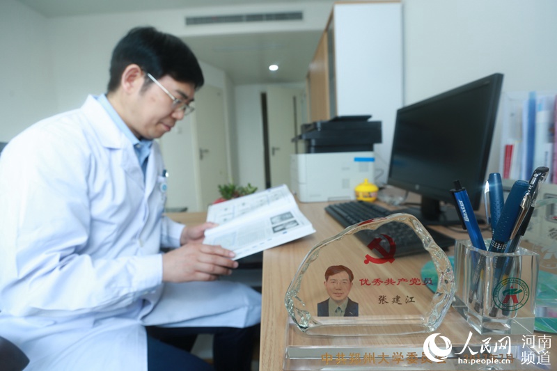 張建江，河南省兒童腎臟病臨床診療中心主任。他說：不為良相，便為良醫，醫者父母心。”