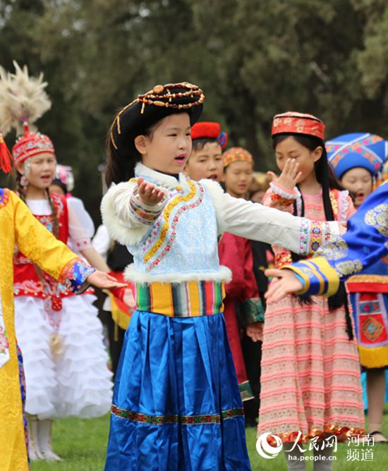 全国少数民族传统体育运动会火种在郑州采集