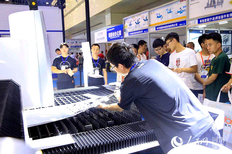 助力河南制造业转型升级 2019郑州工博会国际会展中心开幕