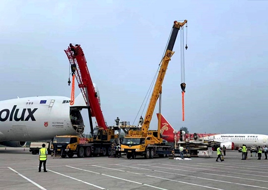 单件43吨！郑州机场顺利完成超长超重货物保障工作