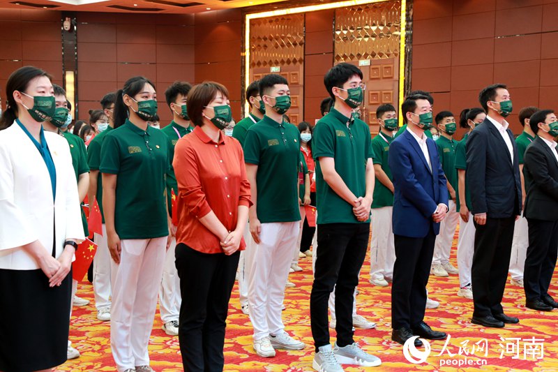 金鸡百花电影节青年志愿者出征 刘昊然带领志愿者宣誓