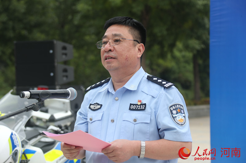 郑州昨日举办安全出行公益宣传活动 保障群众出行安全