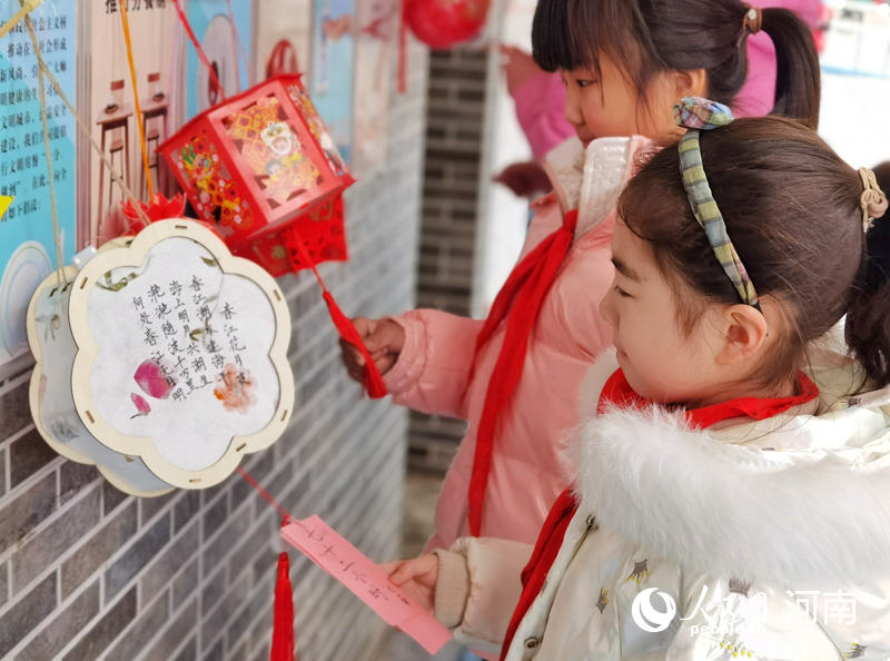 鄭州：弘揚傳統文化 小學生制作花燈猜燈謎