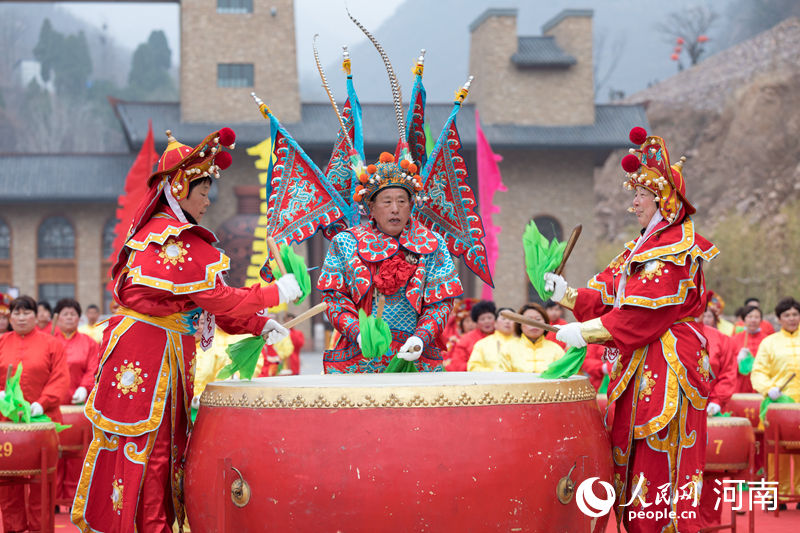 �����޶���ģ�ӭ�Ӵ��죬�����µ�һ������˳��
