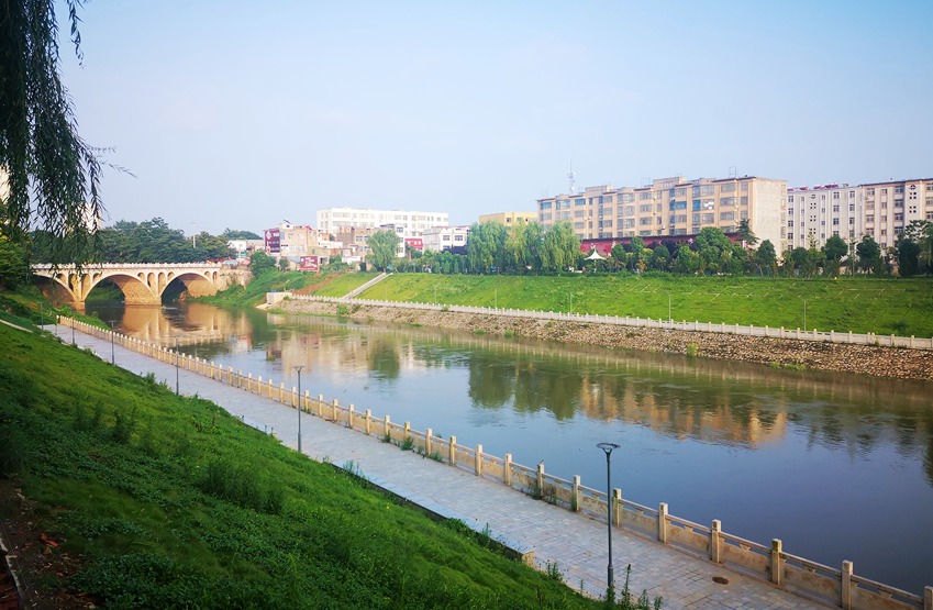 紅星園濱河水岸景觀。李亮攝 