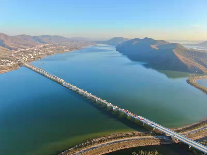 好消息！河南西淅高速段张湾特大桥单幅贯通 全长2920米