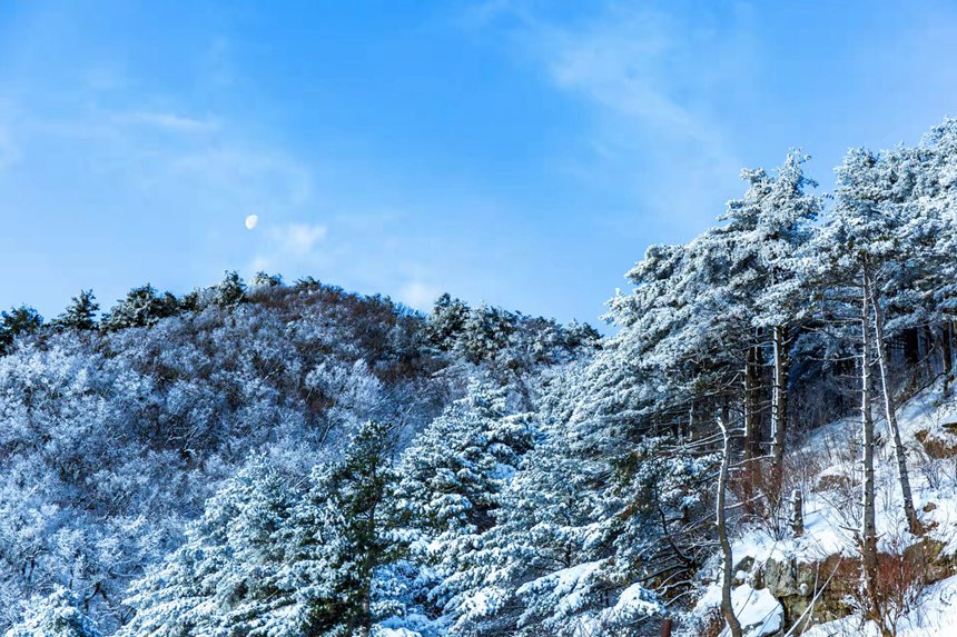 雪后初晴，河南省魯山縣堯山美若仙境。馬進偉攝