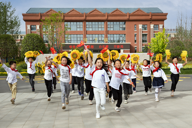 鹤壁市城乡一体化示范区践行核心价值观莘莘学子茁壮成长