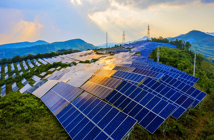 光伏发电助力乡村振兴。聂金锋摄