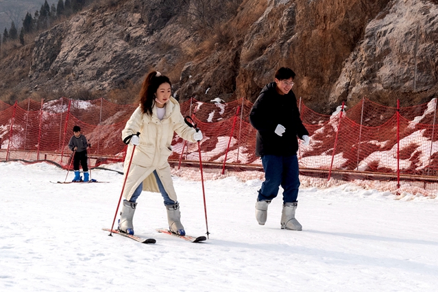 “冰雪”为“媒” 汝州旅游市场人气“回归”