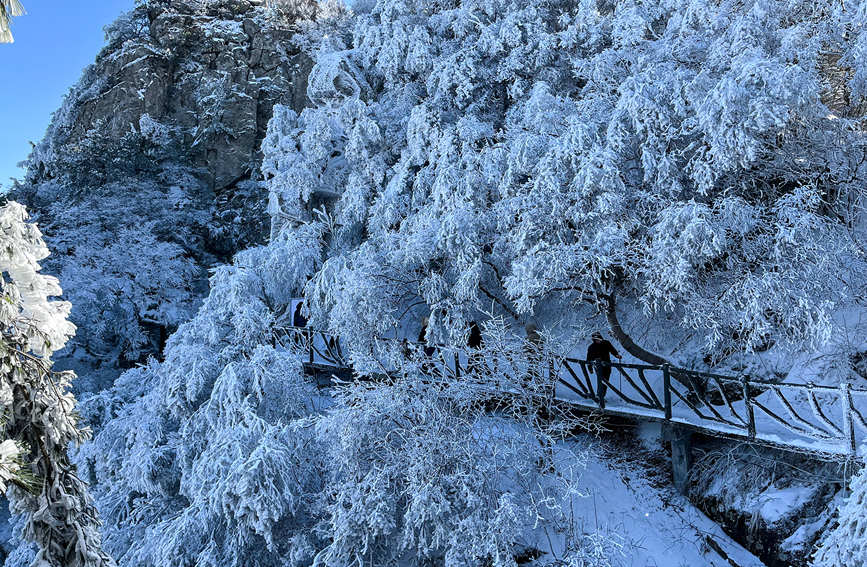 春雪尧山入画来。李玉娜摄