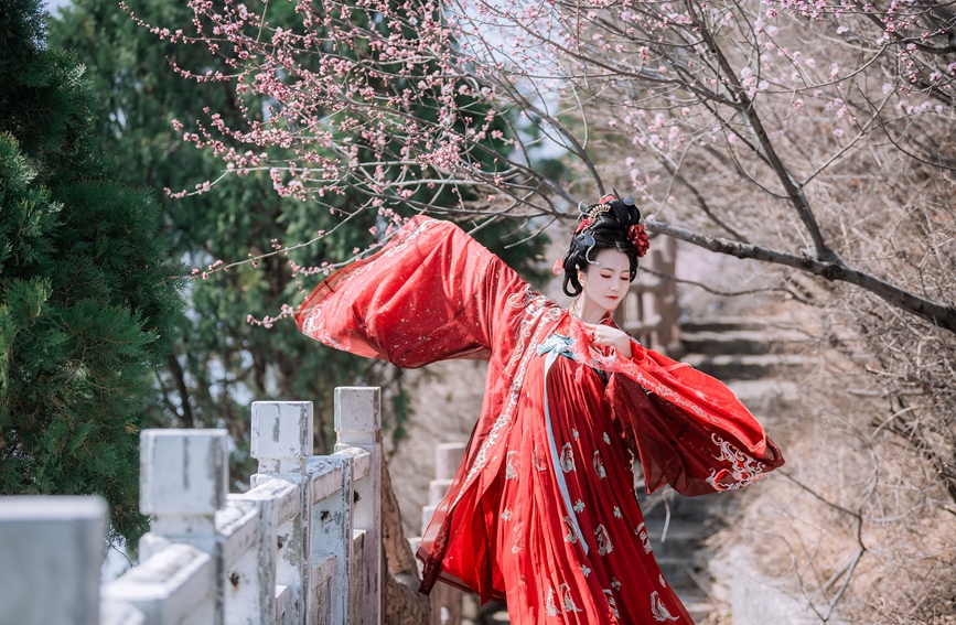 百花盛开春意浓。郭浩杉摄