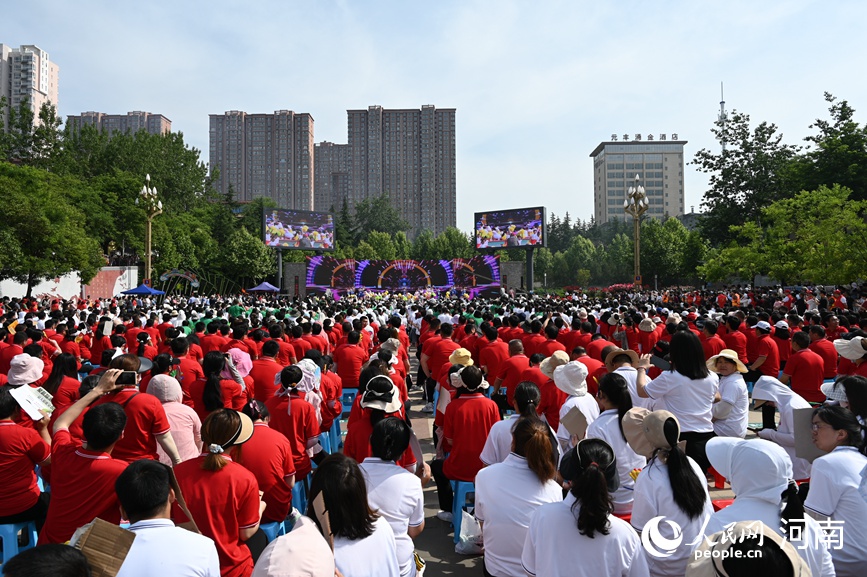 节会开幕式。人民网记者 王玉兴摄