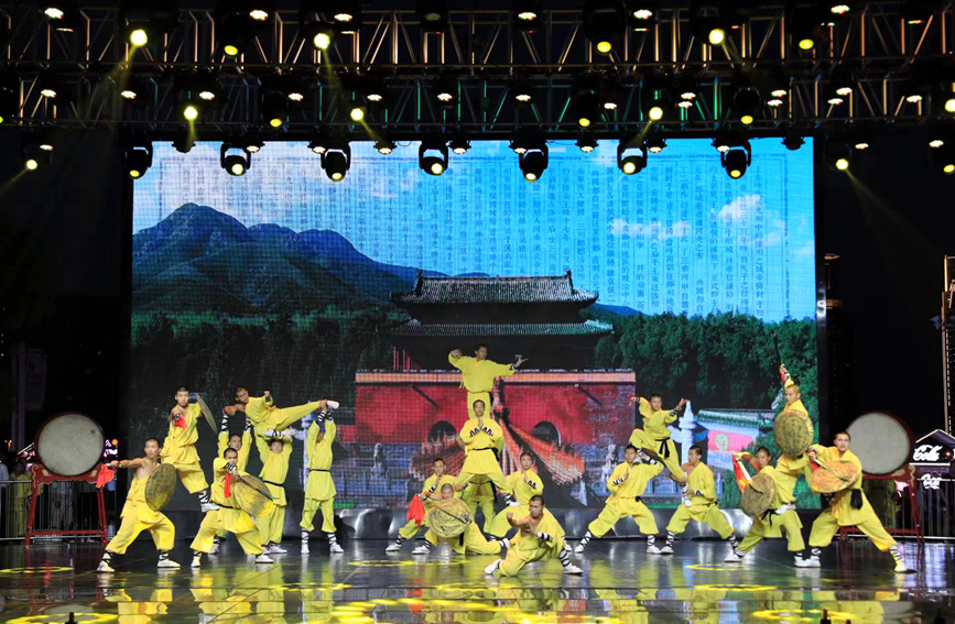 2023老家河南夏日美食季在河南藝術中心文化廣場啟動。王少帆攝