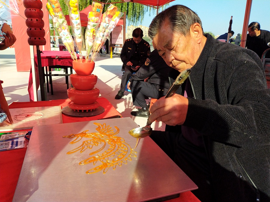 河南宝丰：重阳节里展非遗