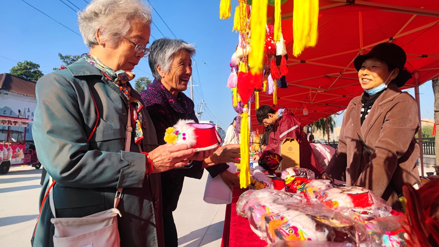 河南宝丰：重阳节里展非遗
