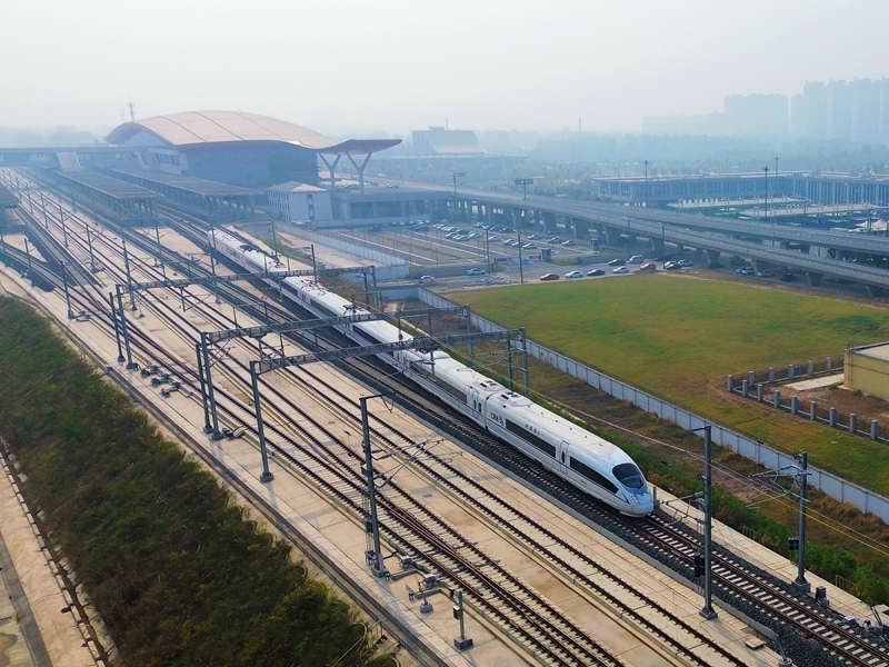 G6688次列车从濮阳东站出发。国铁集团郑州局供图