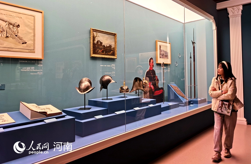 210件盧森堡文物亮相河南博物院。人民網記者 肖懿木攝