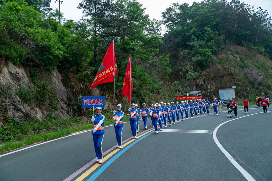 賞春光 踏春行——2024年河南省全民徒步大會（商城—西河景區站）激情開走