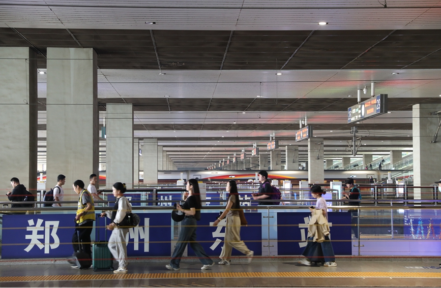 五一假期 国铁集团郑州局预计发送旅客638万人次。和子龙摄