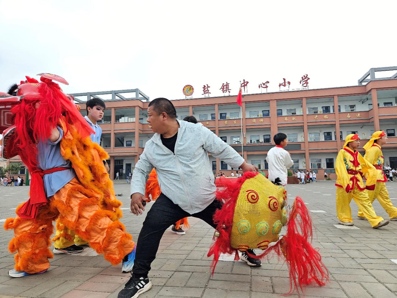 舞狮、武术、踩高跷……洛阳打造特色乡村少年宫