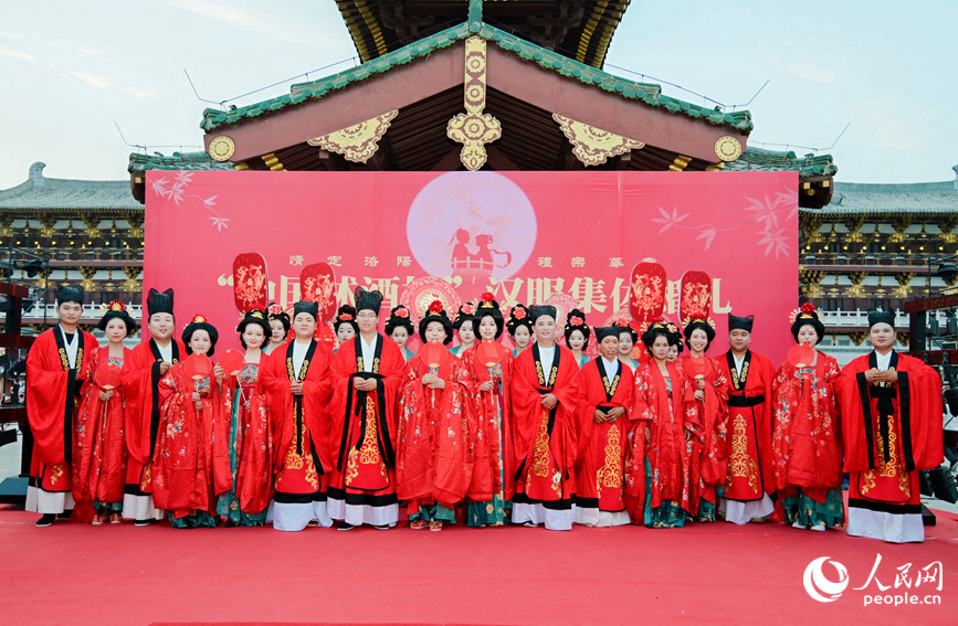 集体大合影。人民网 于思远摄