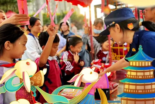 又是一年團圓日，“火焰藍”這樣過中秋！