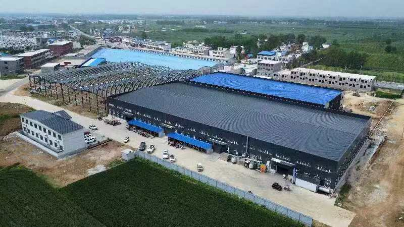 唐河毕店镇建设乡村振兴产业园,为乡村振兴“赋能”。图为占地500亩的产业园区一角。 丁旋子 摄影