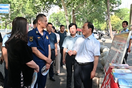 卫东区开展安全教育宣传活动