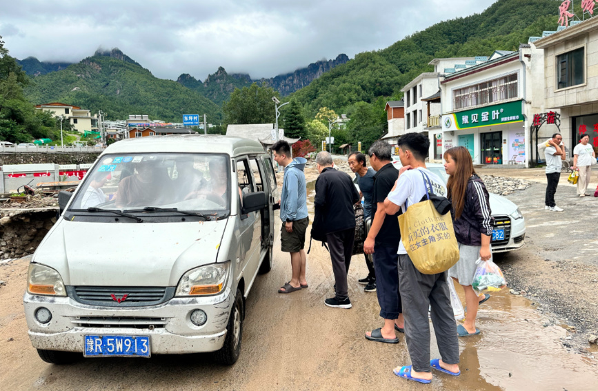 搶險救援現場。楊永青攝