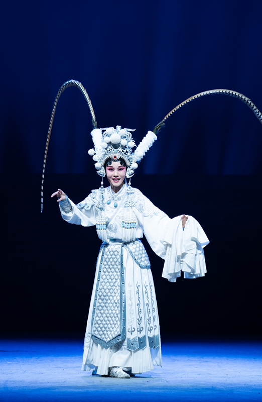 《婦好》在安陽演出劇照。河南豫劇院青年團供圖