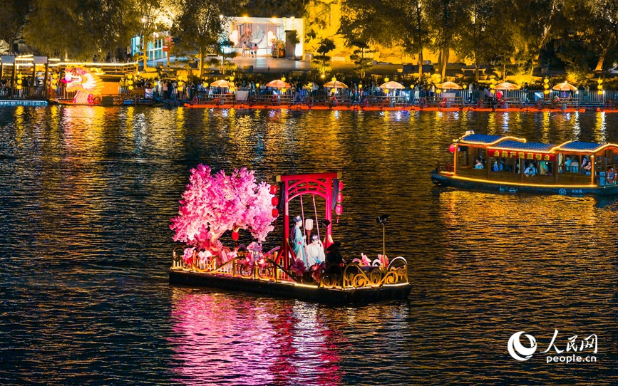 汴河夜景。人民網記者 王佩攝 