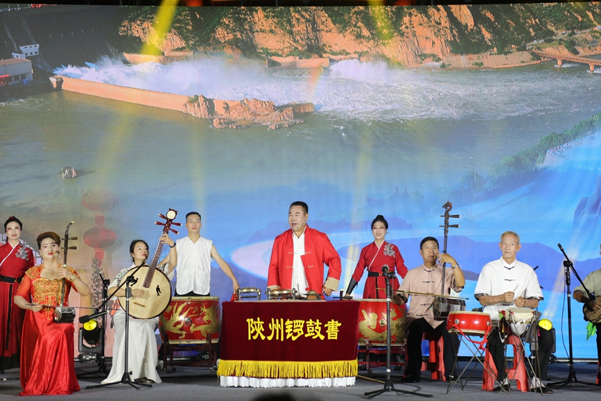 陕州区锣鼓书表演《黄河汉》。陕州区委宣传部供图