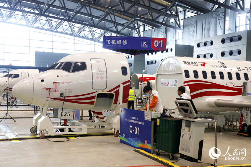 飛機維修比賽現場。人民網記者 慎志遠攝