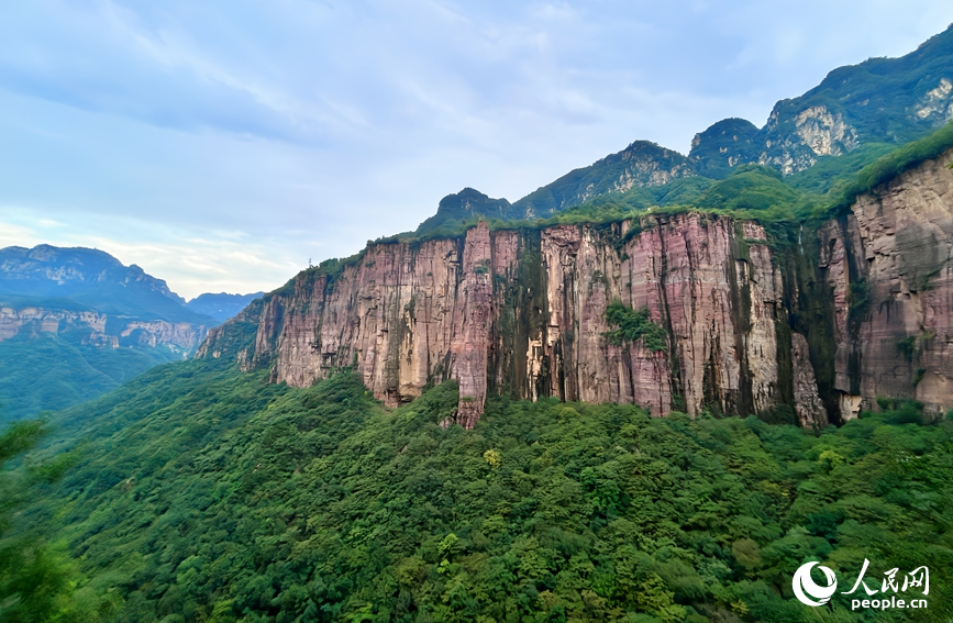 万仙山美景。人民网记者 霍亚平摄