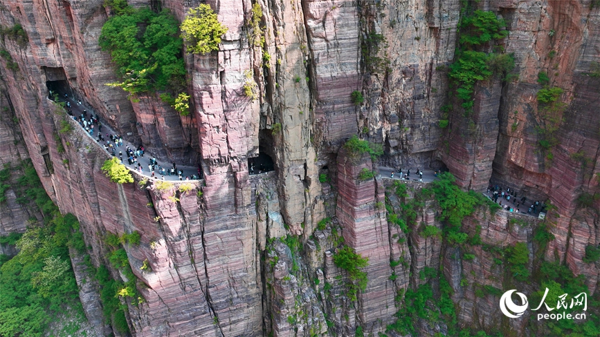 郭亮挂壁公路。人民网记者 宋芳鑫摄