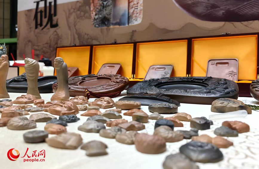 第十八届中国—拉美企业家高峰会非遗展区。人民网记者 宋芳鑫摄